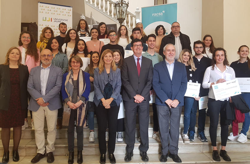 FACSA entrega 25 becas a alumnado de la UJI residente a Castelló