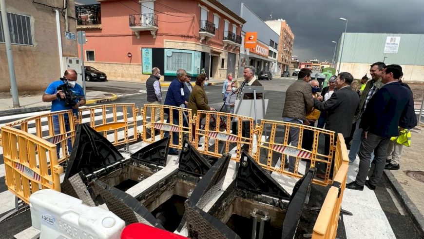 Facsa presenta al Ayuntamiento y a los vecinos de Xilxes las obras realizadas en la zona de la Calle Primero de Mayo para evitar inundaciones