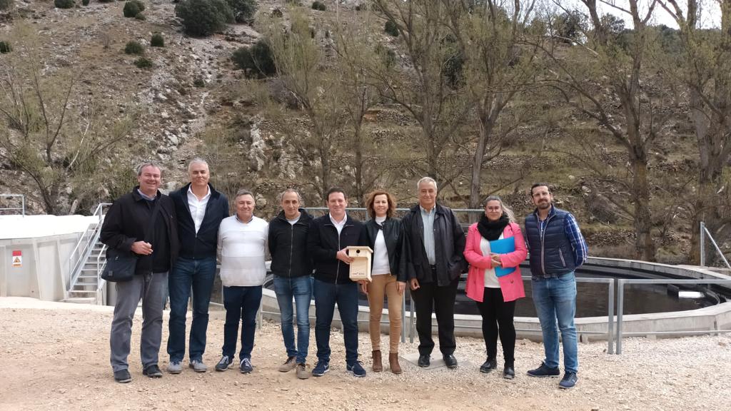 La Diputación y Facsa instalan 50 cajas nido en distintas estaciones depuradoras de Castellón para favorecer la biodiversidad