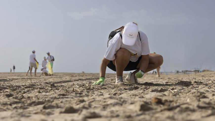 Facsa moviliza a más de 200 personas en el Día Mundial de la limpieza y las playas