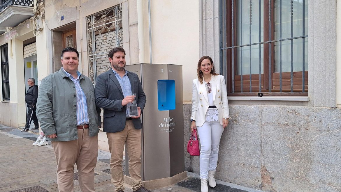 Facsa impulsa en Nules una nueva fuente pública de agua filtrada y refrigerada que promueve el consumo responsable y sostenible