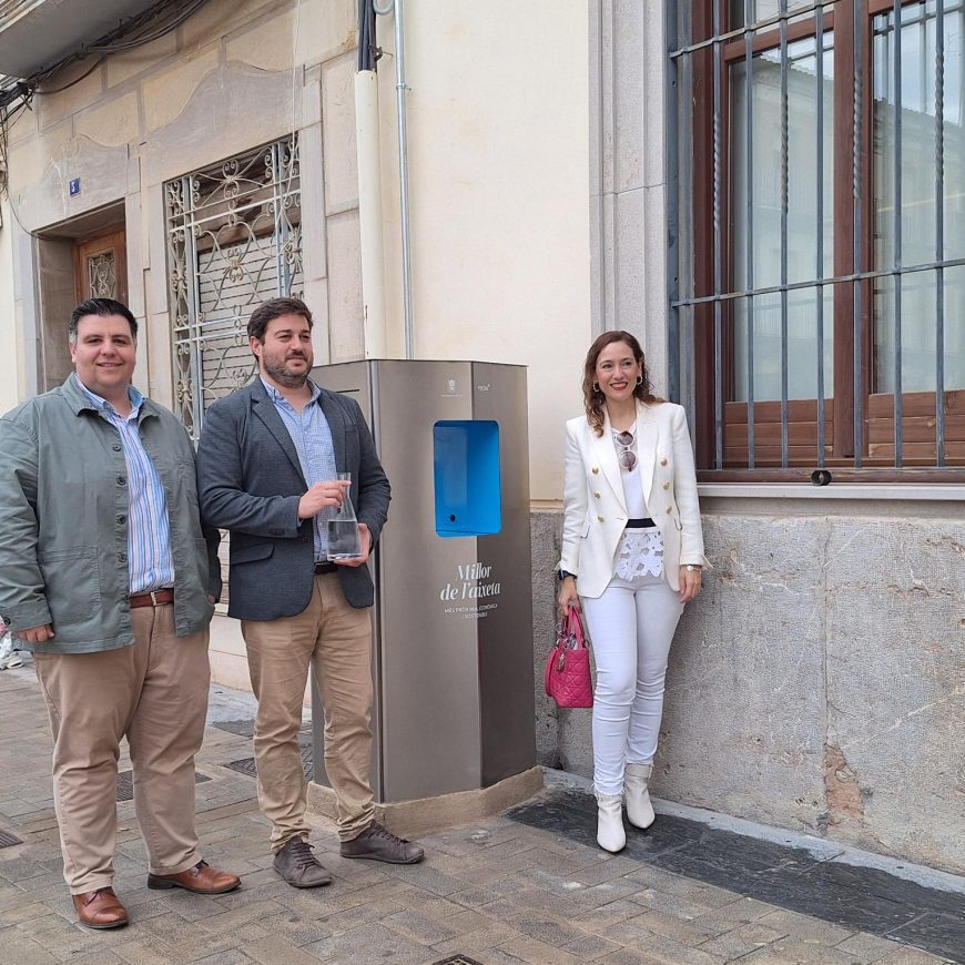 Facsa impulsa en Nules una nueva fuente pública de agua filtrada y refrigerada que promueve el consumo responsable y sostenible